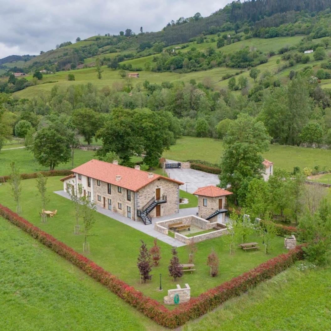 Complejo Rural El Cerradon Guest House Alceda Ngoại thất bức ảnh